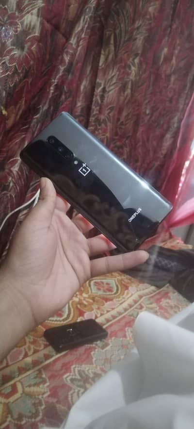 Exchange With iphone ya google pixel  opr paisa kr lain ga