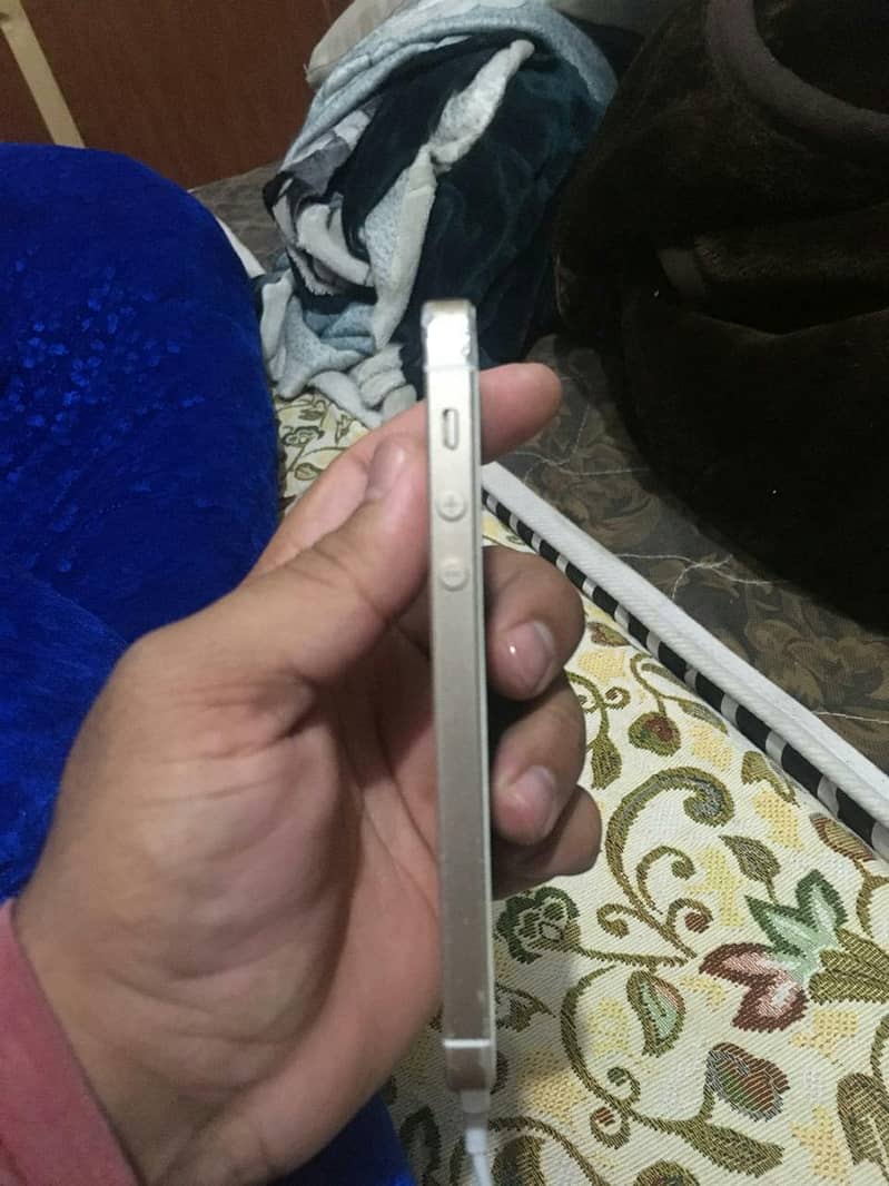 Iphone 5se 4