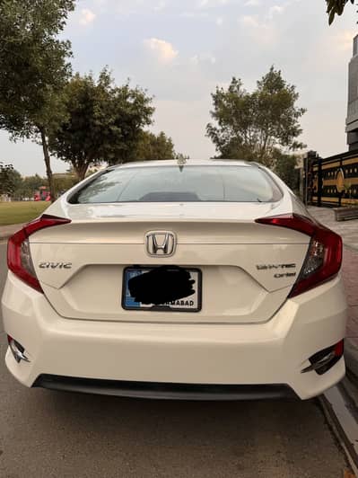 Honda civic 2020 white color 48000 original driven