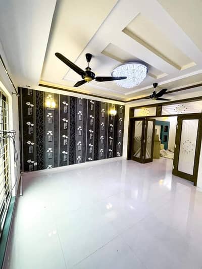Vip 10 Marla Luxury Non Furnished House Available For Sale In Bahria Town Lahore