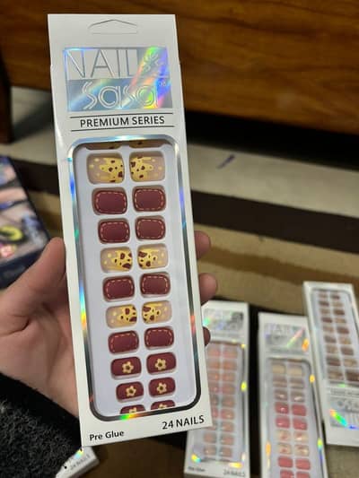 Stylish Artificial Nails Set – Different Designs Available