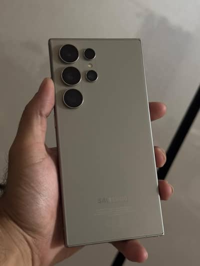 Samsung S24 Ultra Natural titanium