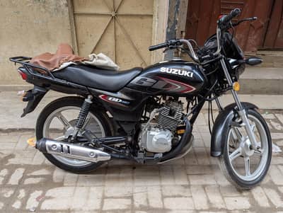 Suzuki gd 110 *2022 model* *17900 km uesd only*   03*111*22*8006
