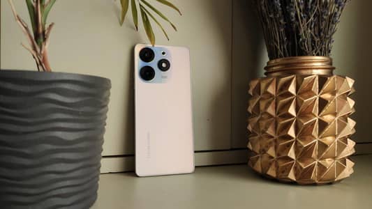 Tecno spark 10 Pro 8+8/128 First hand use phone sides are  bit rough