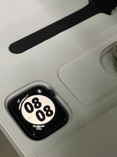 Apple Watch Series 6 | 44mm (with Box)