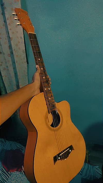 Acoustic Guitar Few day used just for photoshoot (Fixed price)