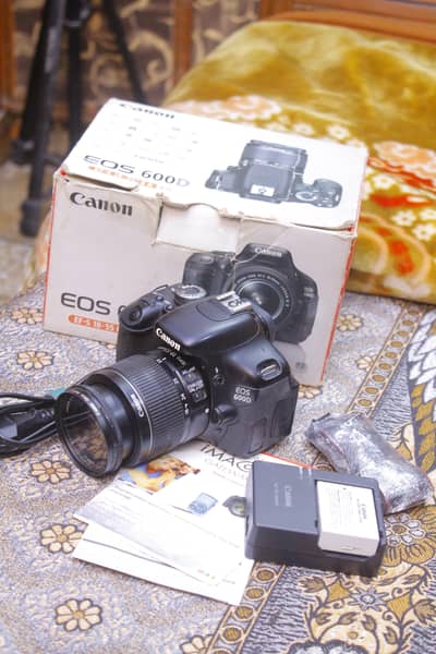 Canon Eos 600d with 18 55mm lens with box