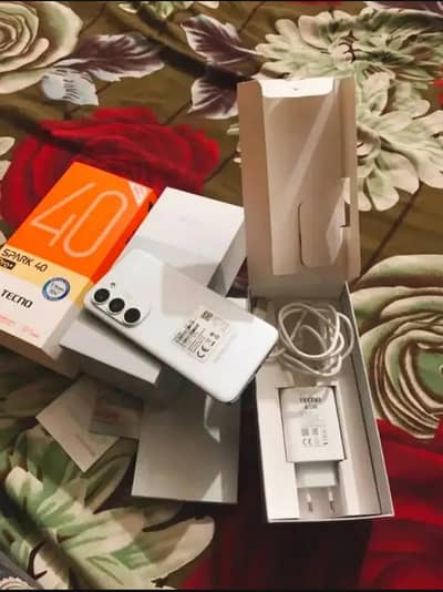 Tecno spark 40 pro plus