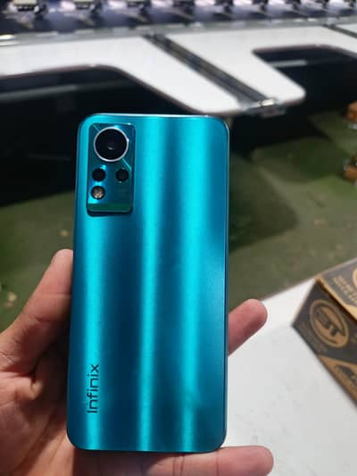 6+128. with box with charge