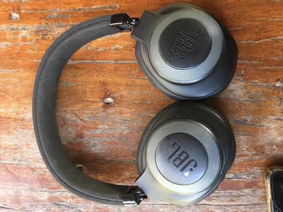JBL E65BTNC noise canceling  Bluetooth headphones