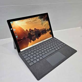 Microsoft surface pro i7 7th Generation 16GB 1TB SSD NVME 8Gb Graphics