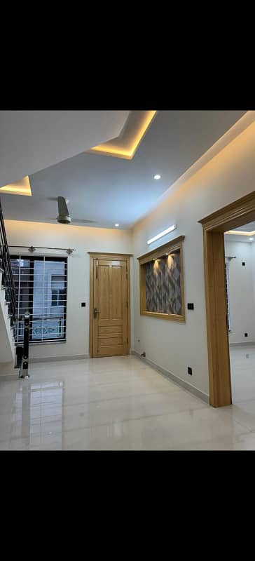 G-13 New Tile Flooring 25x40 Full House Double Story Near Market.