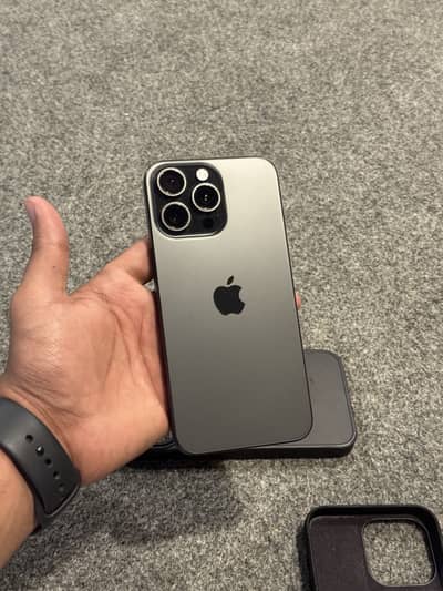 iPhone 15 Pro Max JV