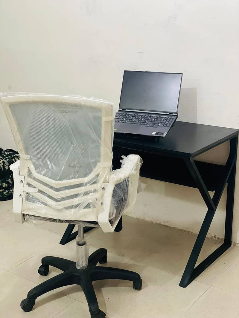 Computer Table/Office Table/Workstations/Conference Tables 4