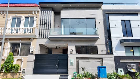 Prime Location 5 Marla Spacious House Is Available In DHA 9 Town - Block C For Sale