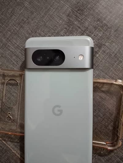Google pixel 8 is up for sale in mint condition