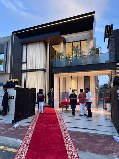 10 MARLA FACING PARK ICONIC DESIGNER HOUSE FOR SALE BAHRIA