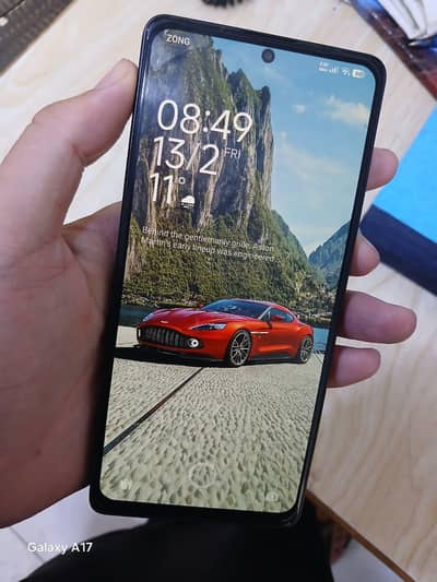 realme 13 pro with box nd charger (ladies used)