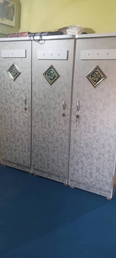 dressing plus almari