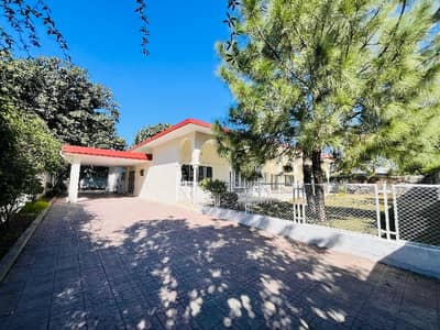 F8 1777 SqYd Palatial Residence for Rent in F-8 | Lush Gardens | Prime Location