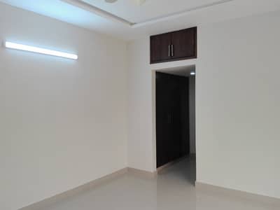 Prime Location 10 Marla Lower Portion For rent In The Perfect Location Of Gulraiz Housing Society Phase 2