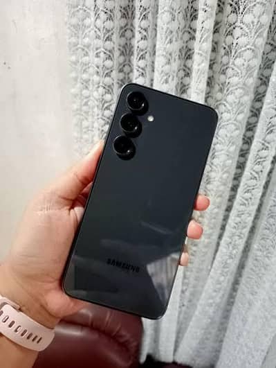 Samsung Galaxy s24fe  lush condition