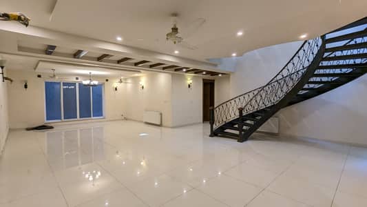 FOR RENT Fully Renovated Triple Storey House Available In F_7/1