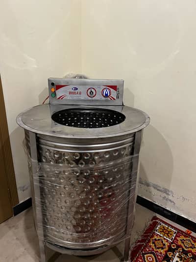 Laundry machine/ washing machine