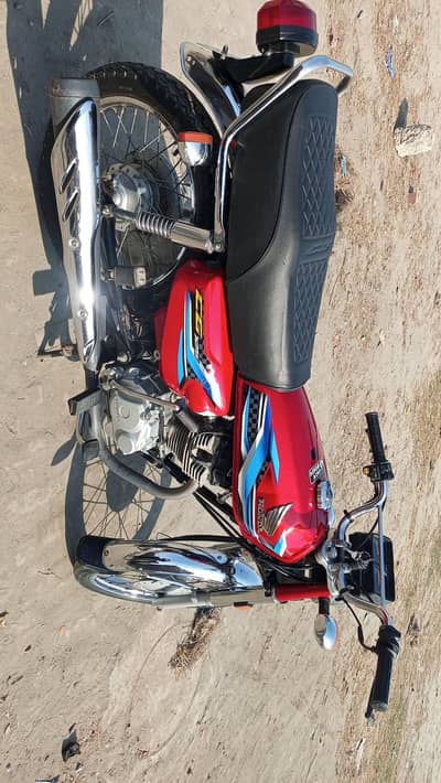 Honda 1 hund condition bohta achi ha  03215268453
