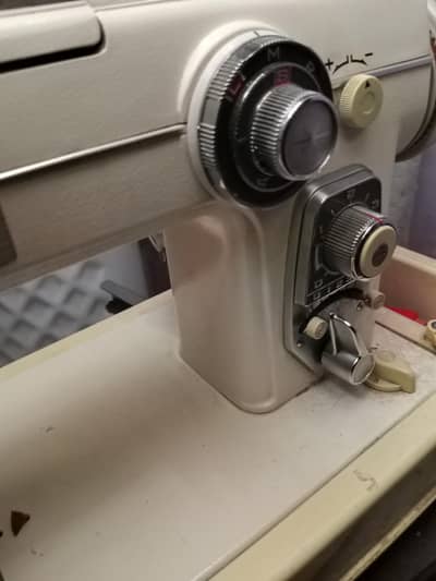 sewing machine with 50 plus design