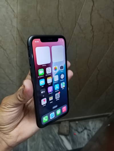 iphone 11 condition 10by9.5 Whatsapp 03484001357