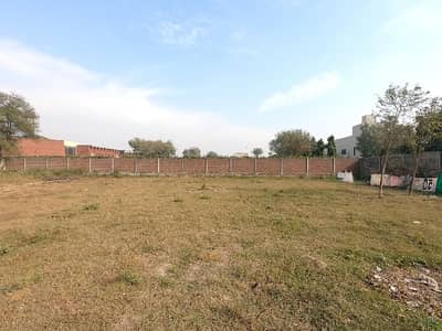 5 Kanal Residential Plot for Sale in Green Acre Prime Location