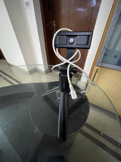 100 percent cooper A plus cable along with mobile stand