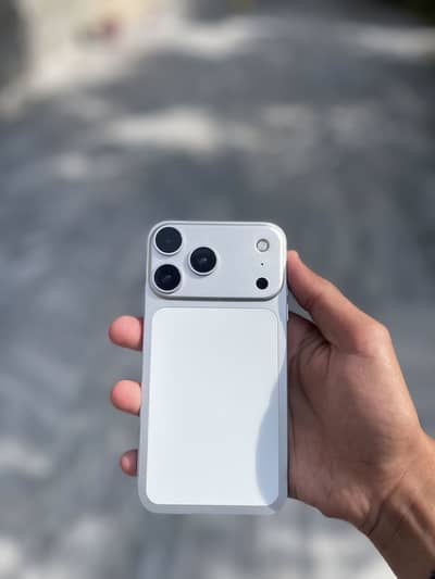 Iphone xr converted into 17 pro