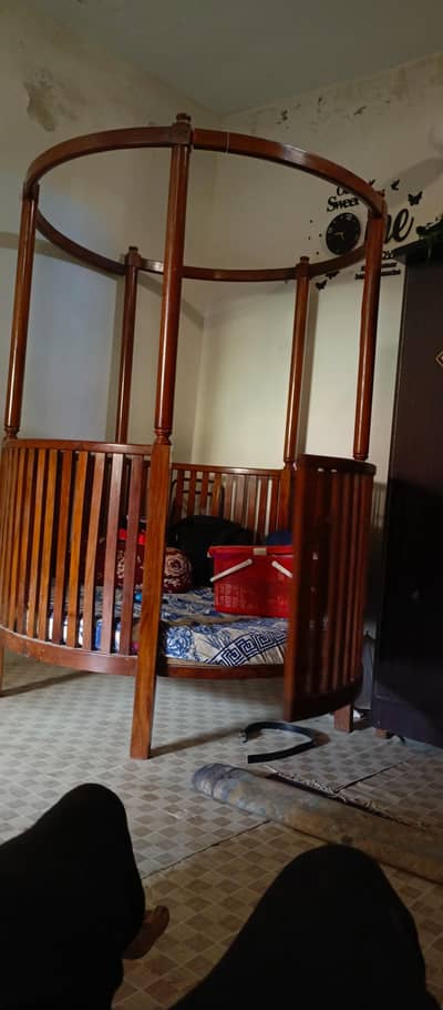 Pure Tally Round Bed