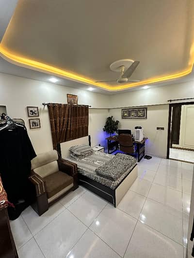 Prime Location Flat Sized 1450 Square Feet Available In Parsi Colony