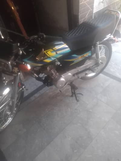 brand new Honda 125 black