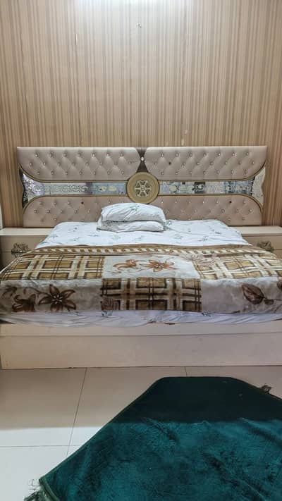 Luxury King Size Bedroom Set – Bed + Wardrobe + Dressing Table