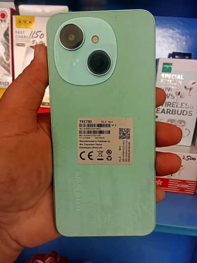 Tecno spark go 1 memory 4/64 condition 10 10 only box