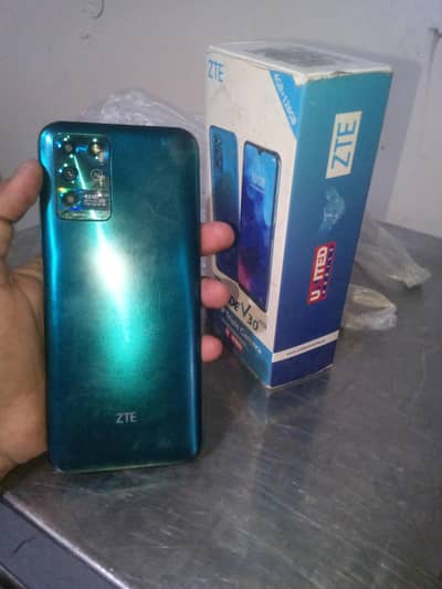 Zte Blade v30 -4_128 Gb Box Original Charger