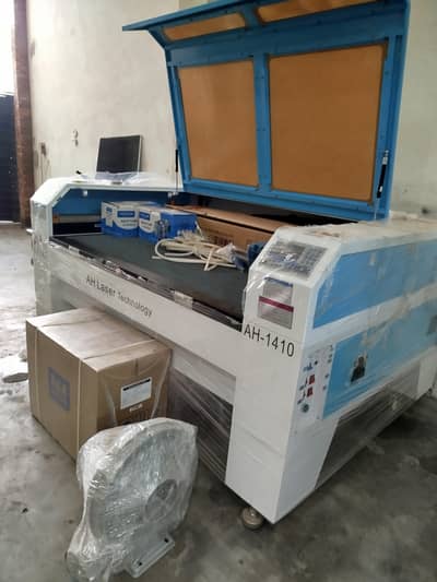 Laser cutting machine