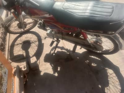 1st owner bike Complete documents original number plates