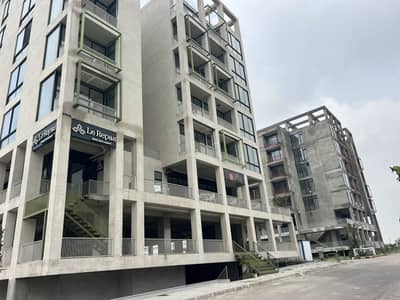 10 Marla Plot Available For Sale In Prime Location