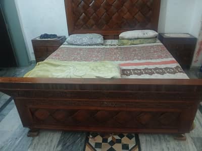 good condtion  bed little time used  10by 10 condtion