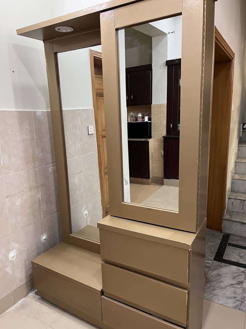 Dressing Table 4