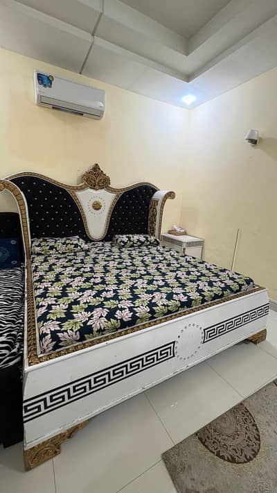 king size bed with side tables & dressing