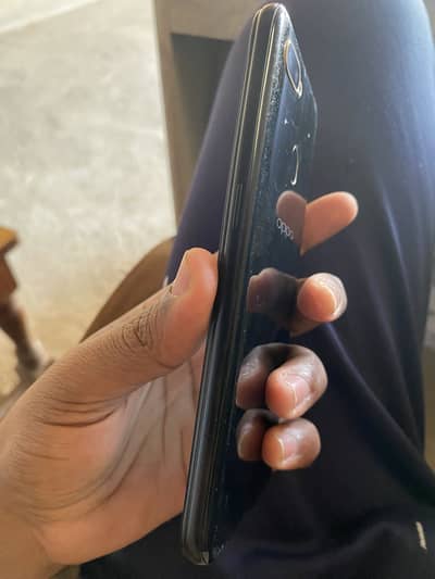 All ok with box neet and clean khula b nai hoa