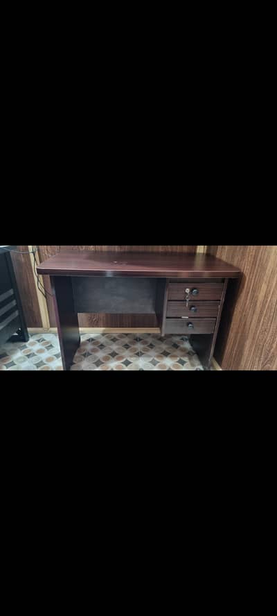 3 shelf table for 6500 9/10,  2 shelf table for 4500 7/10 in conditi