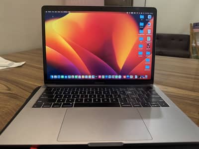 MacBook Pro 2017 8/256