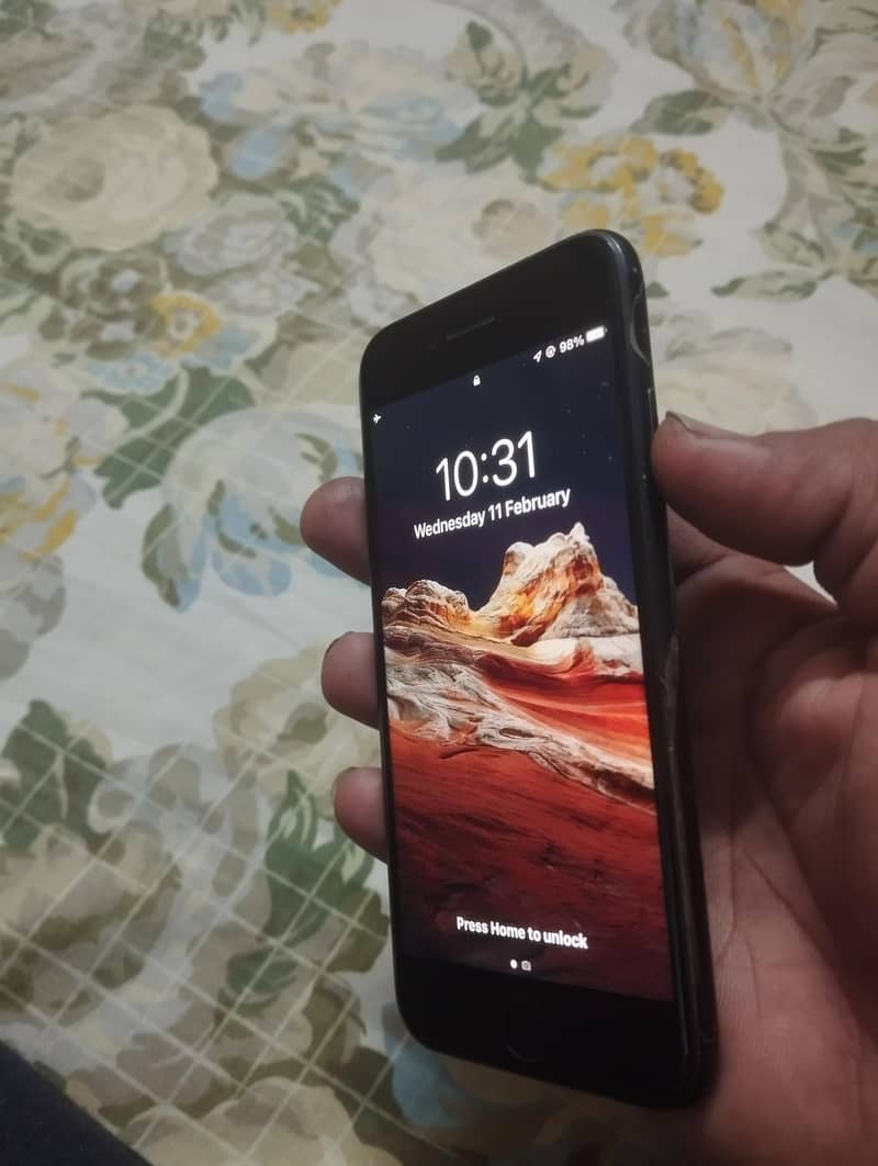 iphone 7 with box 3